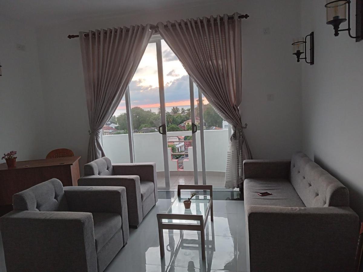 Para Inn Residence Dehiwala-Mount Lavinia Esterno foto