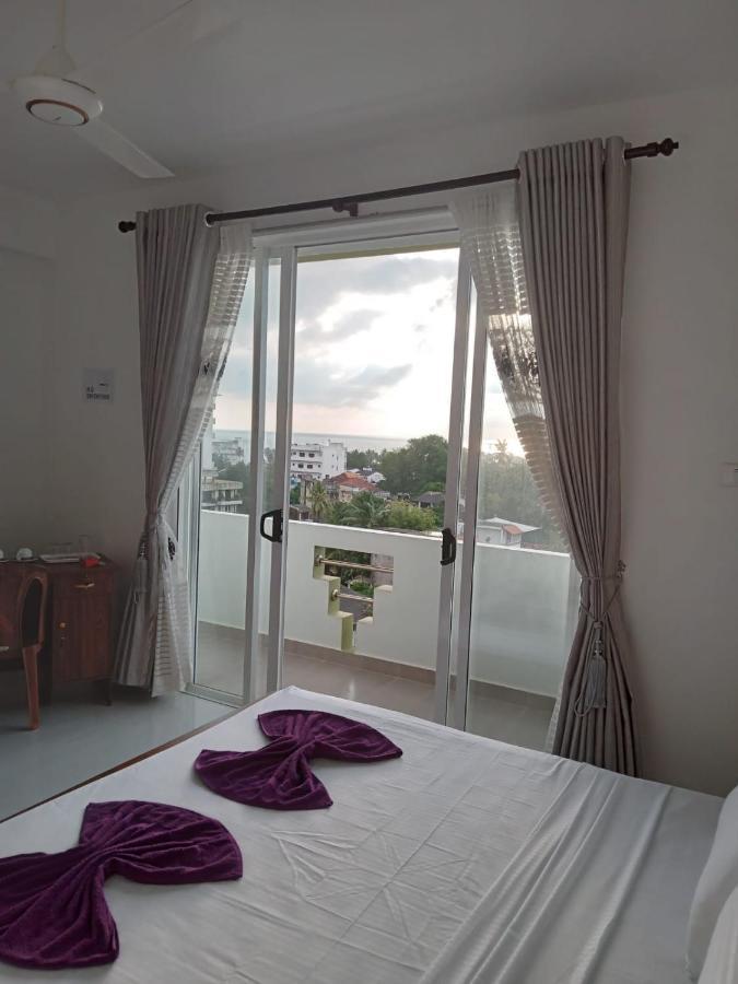 Para Inn Residence Dehiwala-Mount Lavinia Esterno foto