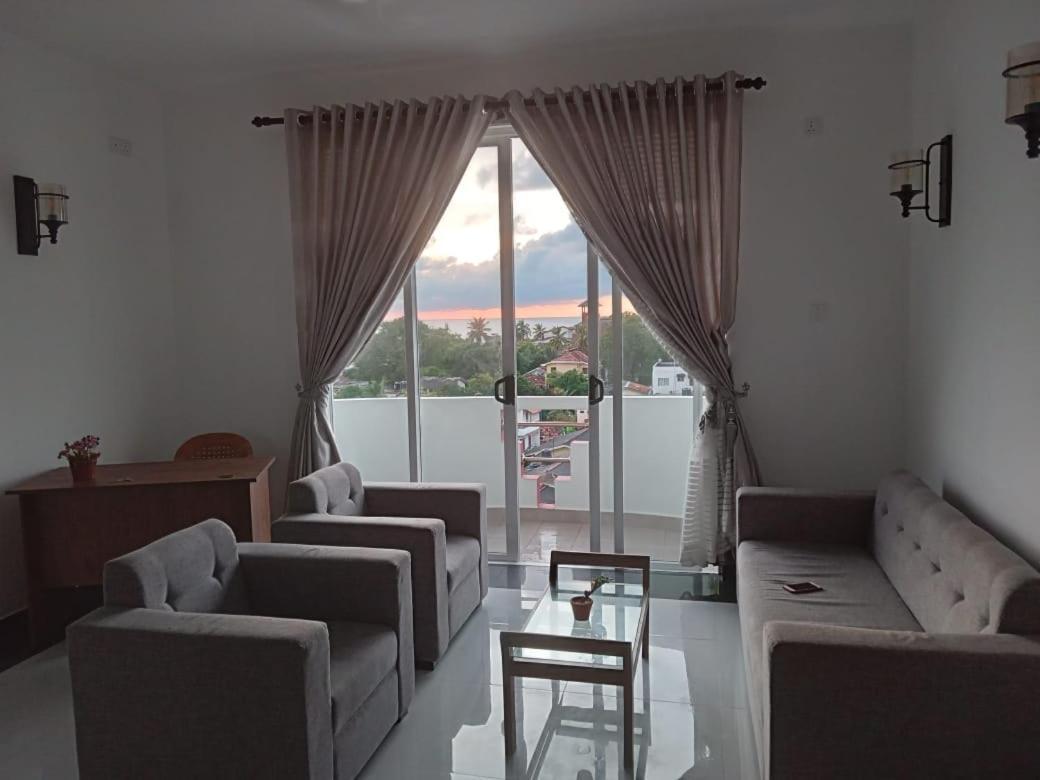Para Inn Residence Dehiwala-Mount Lavinia Esterno foto