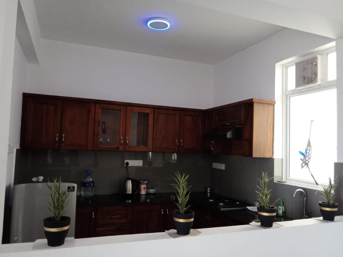 Para Inn Residence Dehiwala-Mount Lavinia Esterno foto