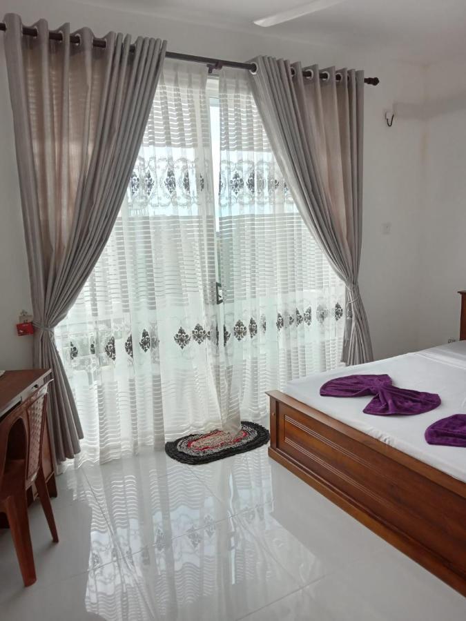 Para Inn Residence Dehiwala-Mount Lavinia Esterno foto