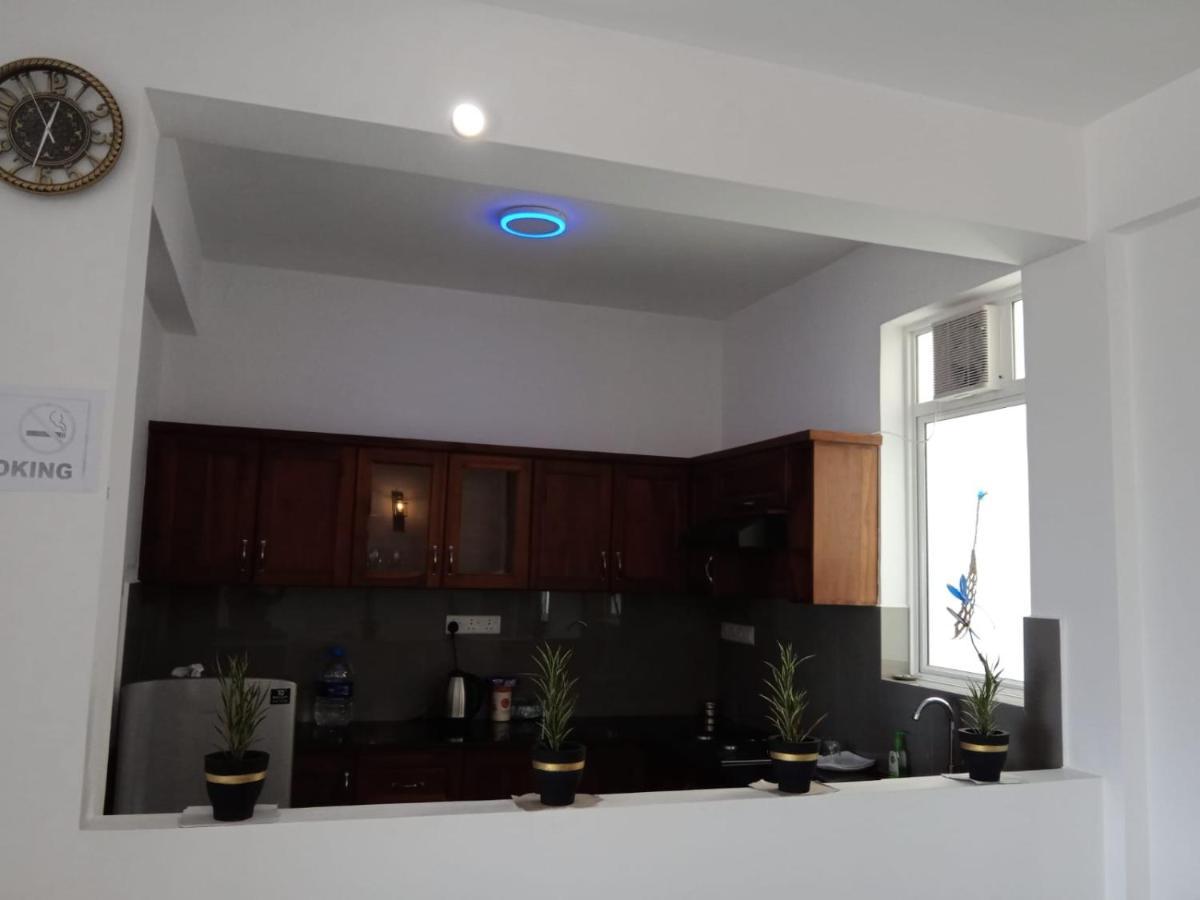Para Inn Residence Dehiwala-Mount Lavinia Esterno foto